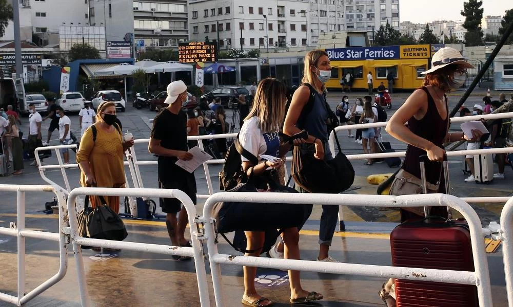 Αποχαιρετούμε το lockdown: Πώς θα είναι το καλοκαίρι μας;